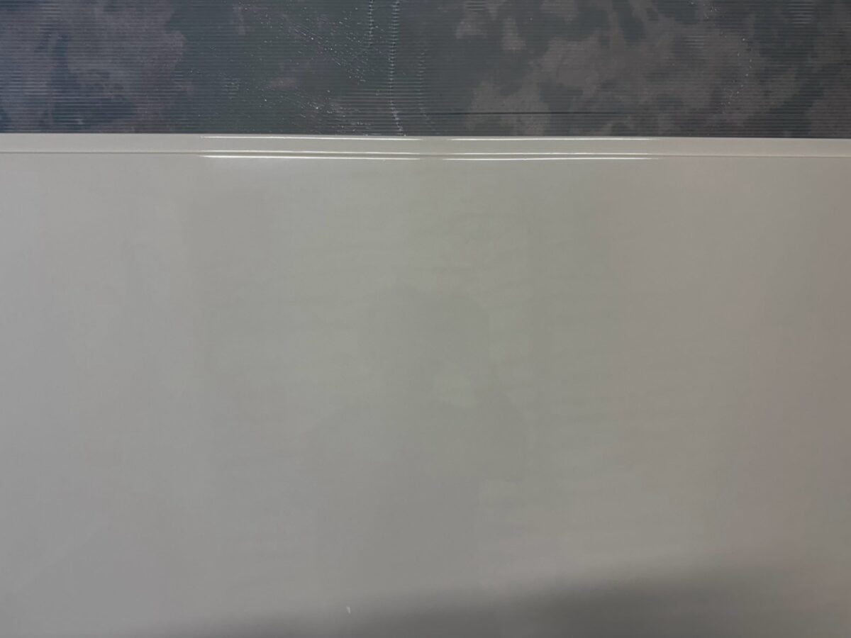 施工後　ひび割れが消えたエプロン表面