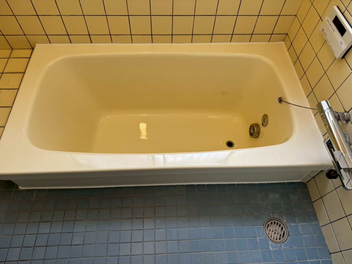 施工後 再生塗装で仕上げたステンレス浴槽(兵庫県宝塚市)